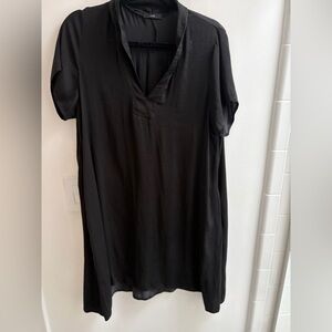 Ruti Pleated Back Shift Dress with pockets Short Sleeve V-Neck Tunic Dress 1 S